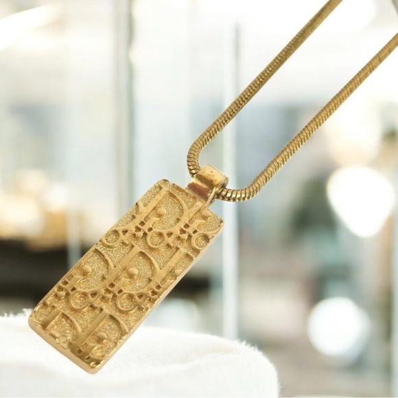 DIOR Trotter Double Sided Pendant Necklace 🤩✨ - Picture 1 of 11